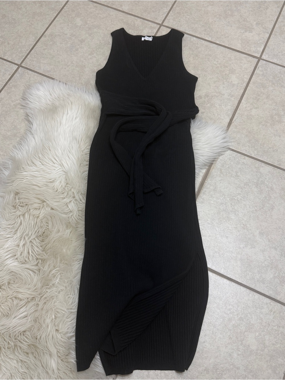 Good American Sleeveless Black Ribbed Knit Dress with Waist Tie